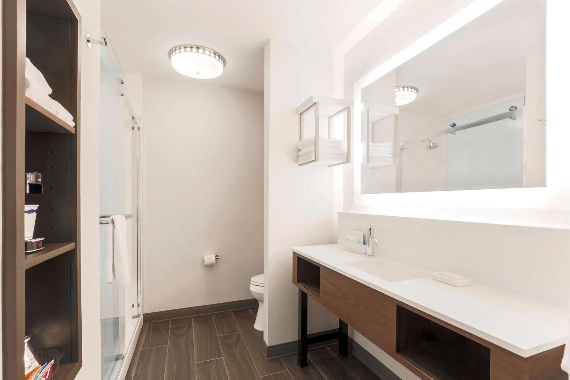 Hampton Inn & Suites Windsor-Sonoma Wine Country Exteriör bild