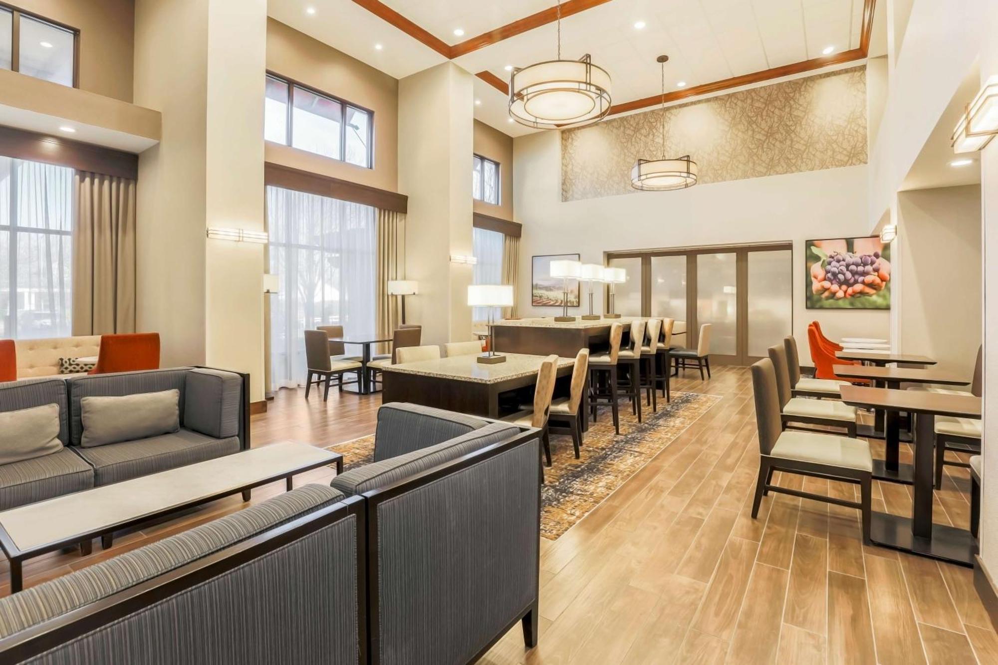 Hampton Inn & Suites Windsor-Sonoma Wine Country Exteriör bild
