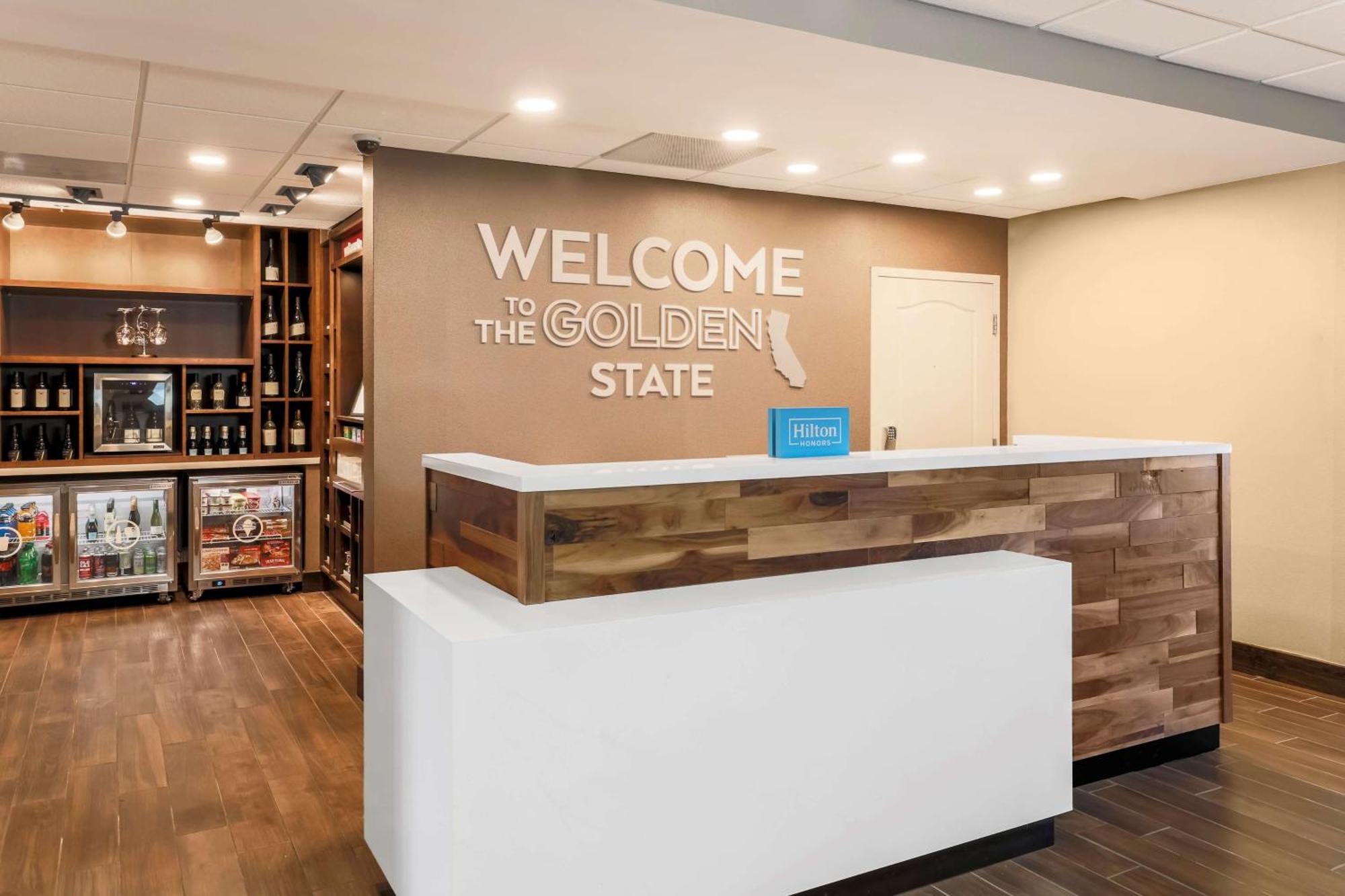 Hampton Inn & Suites Windsor-Sonoma Wine Country Exteriör bild