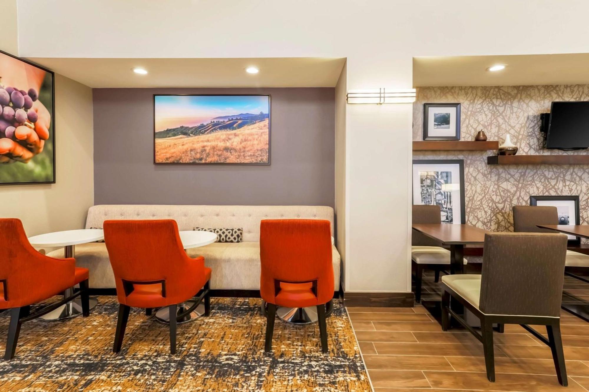 Hampton Inn & Suites Windsor-Sonoma Wine Country Exteriör bild
