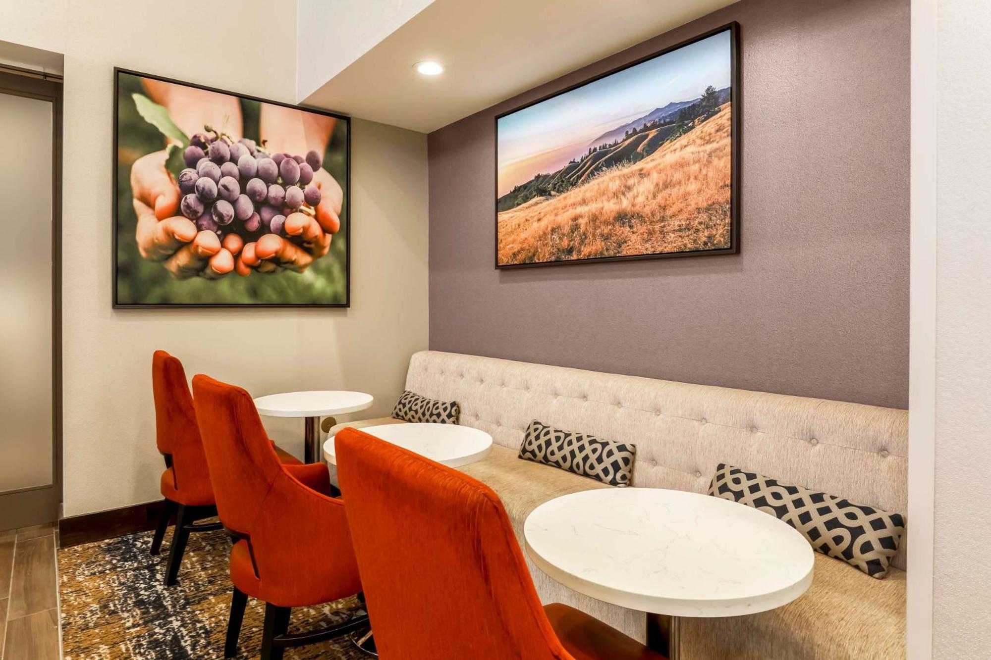 Hampton Inn & Suites Windsor-Sonoma Wine Country Exteriör bild