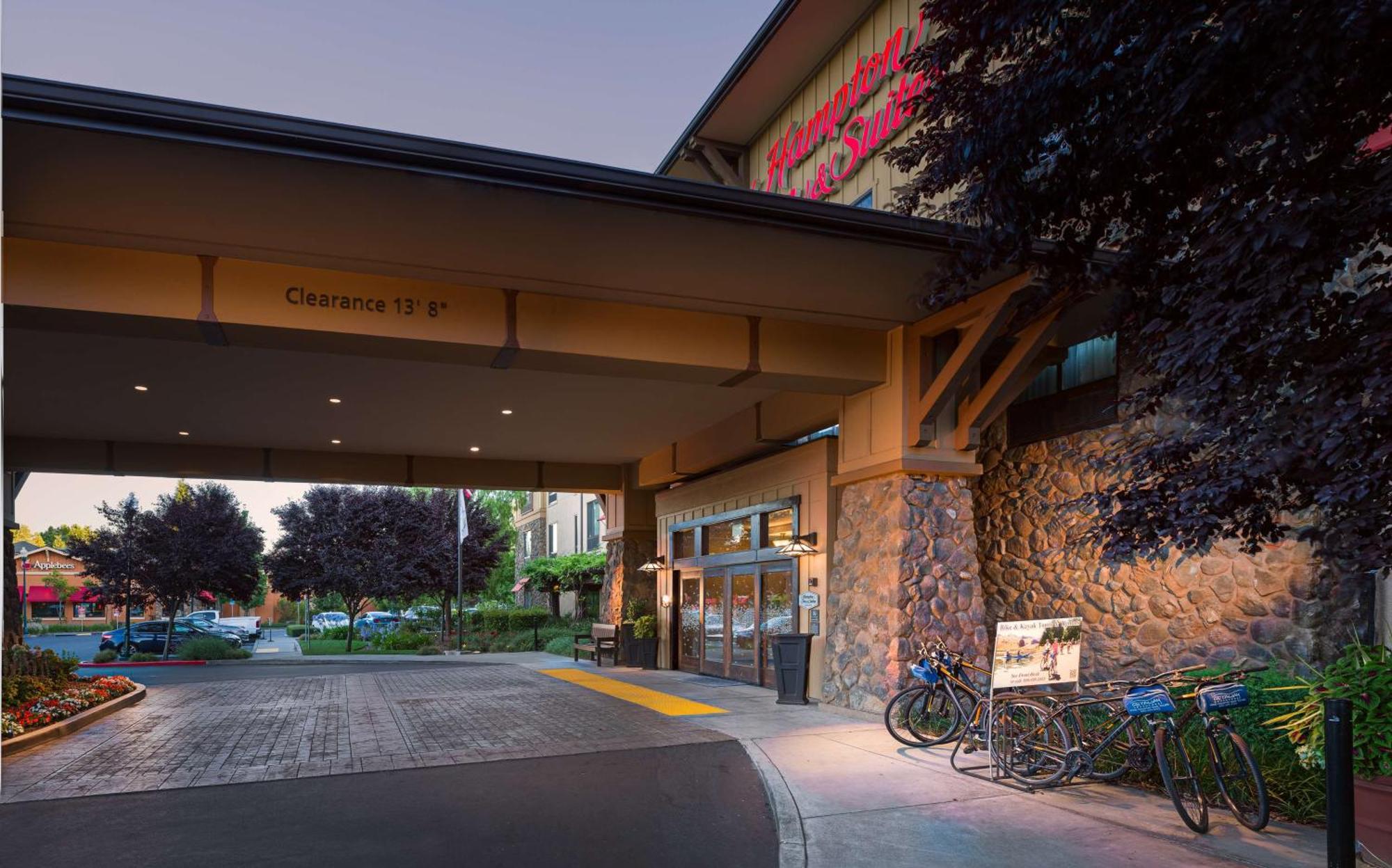 Hampton Inn & Suites Windsor-Sonoma Wine Country Exteriör bild