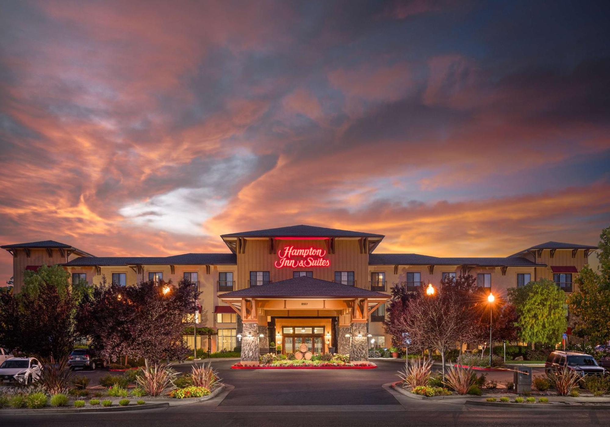 Hampton Inn & Suites Windsor-Sonoma Wine Country Exteriör bild