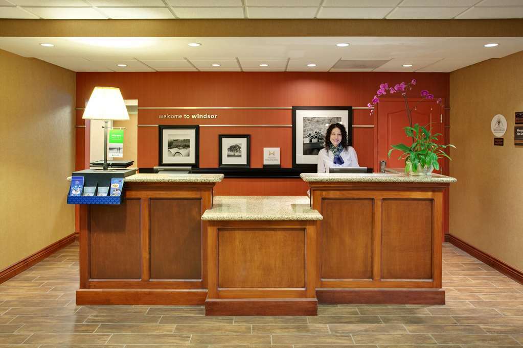 Hampton Inn & Suites Windsor-Sonoma Wine Country Inreriör bild